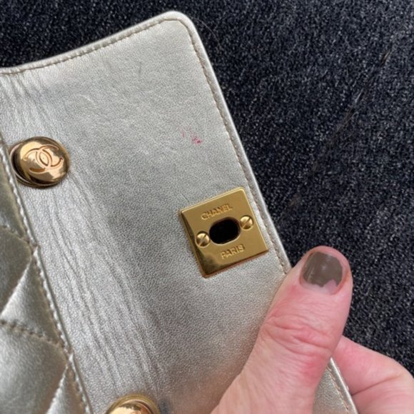 Chanel Mini Matelasse Gold chain shoulder bag - Picture 5 of 8